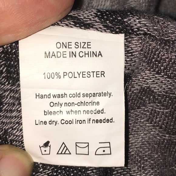 📂3 for 10 💋 gray animal print infinity scarf - Picture 2 of 3